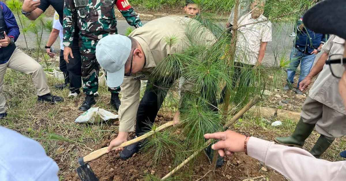 Sekda Ajat Ingin Gerakan Menanam Lahir dari Hati, Bukan Sekadar Program