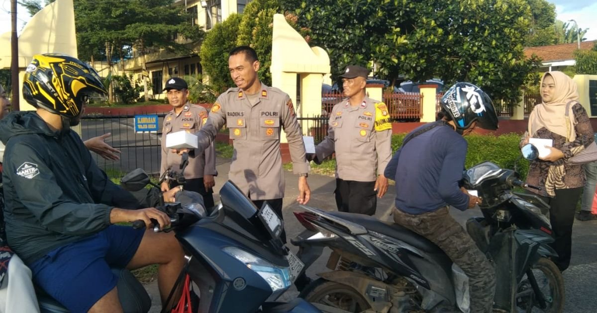 Libatkan Masyarakat, Polsek Tajurhalang Gelar Apel Antisipasi Gangguan Kamtibmas Sekaligus Berbagi Takzil