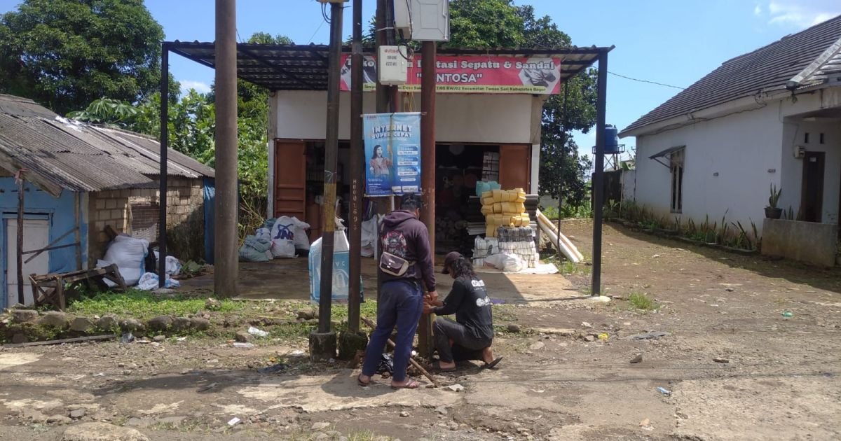 Catut Nama Pemdes Sukajaya, Pemasangan Tiang Wifi Diduga Tanpa Izin