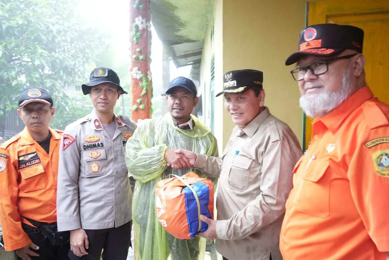 Bachril Bakri Tinjau kondisi bencana luapan Air di Desa Tugu Selatan