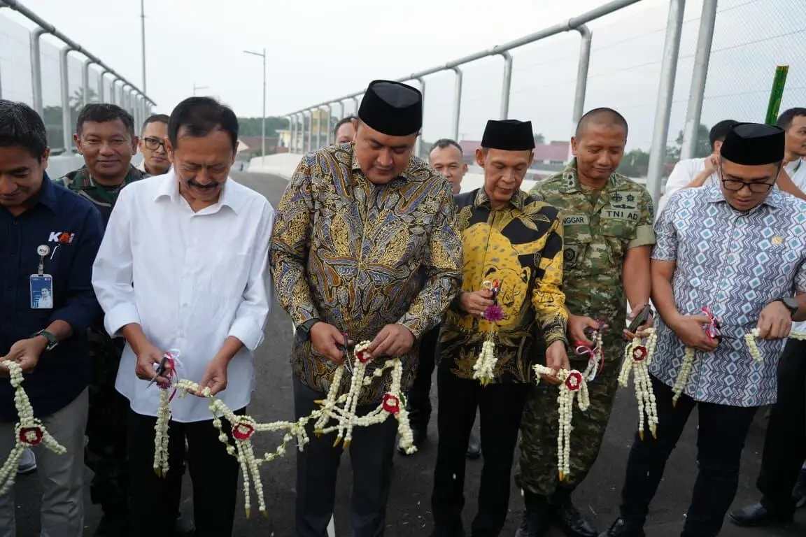 Bupati Bogor Resmikan Flyover Soebianto dan JPO, Hasil Kolaborasi PT KAI untuk Memperkuat Aksesibilitas, Mobilitas di Tenjo