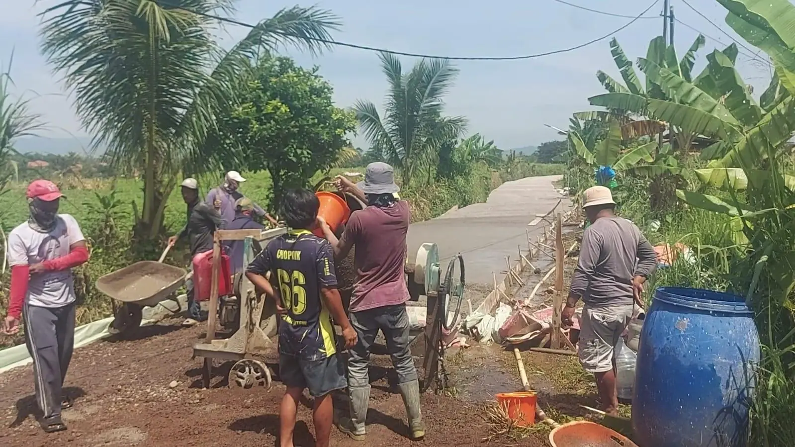 Bankeu Tahap II Cair, Pemdes Ciampea Realisasikan Pembangunan Betonisasi