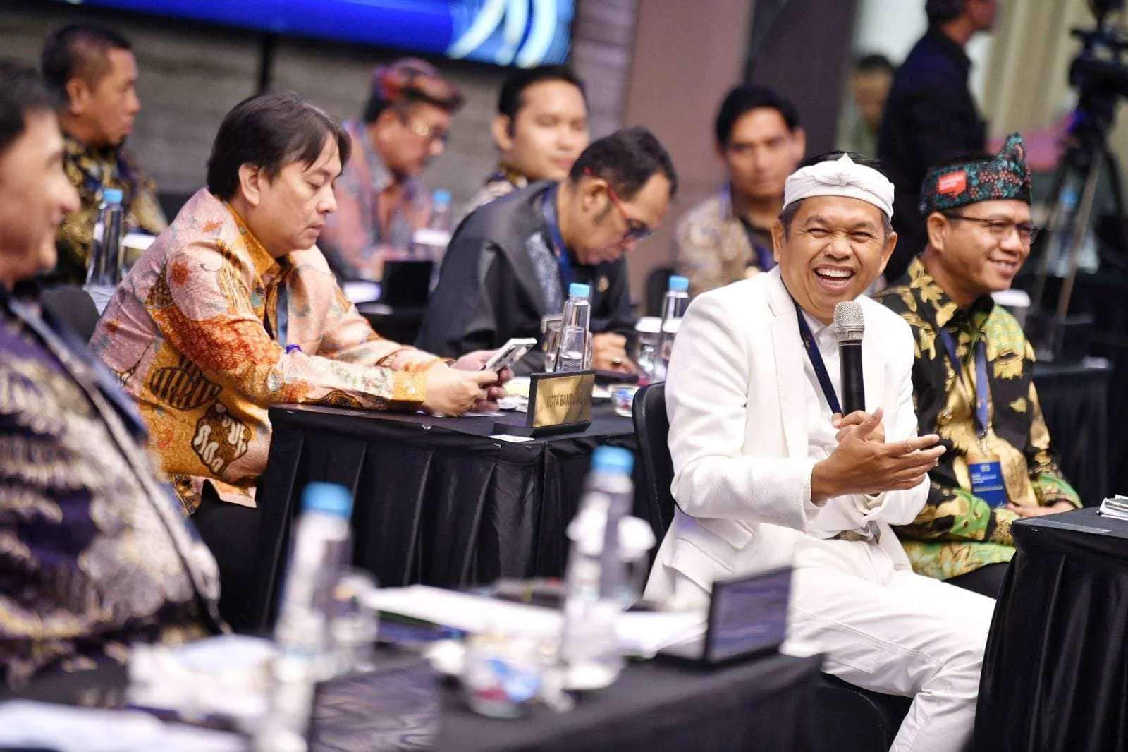 Sekda Kab. Bogor, Ajat Rochmat Jatnika Hadiri RUPS Tahunan BJB  di Bandung