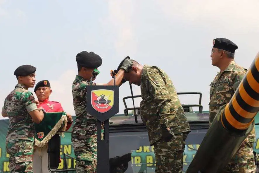 Rudy Susmanto Terima Brevet Kehormatan Yudha Wastu Wiratama dan Yudha Turangga Wiratama Kehormatan