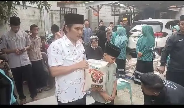 Kades Parigi Mekar Berikan 600 Paket Sembako Terhadap Anak Yatim dan Kaum Duafa