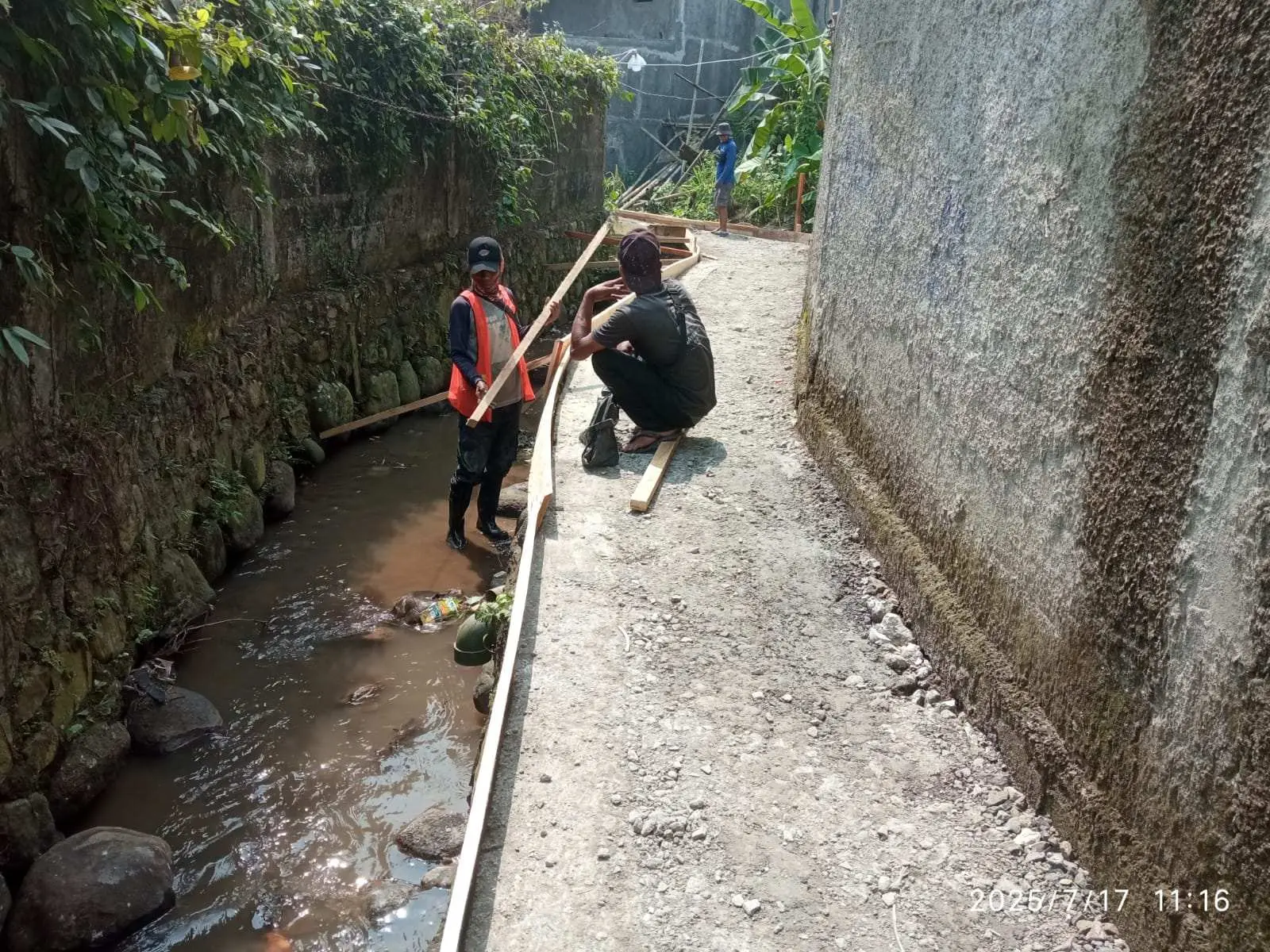 Pembangunan Jaling Didesa Parakan Tanpa Papan Informasi, Warga Mengatakan Begini