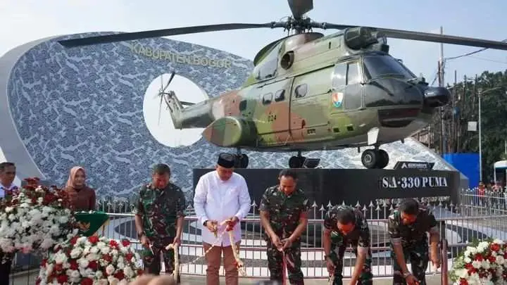Panglima TNI Bersama Bupati Bogor Resmikan Monumen Helikopter Puma SA 330 Dipakansari
