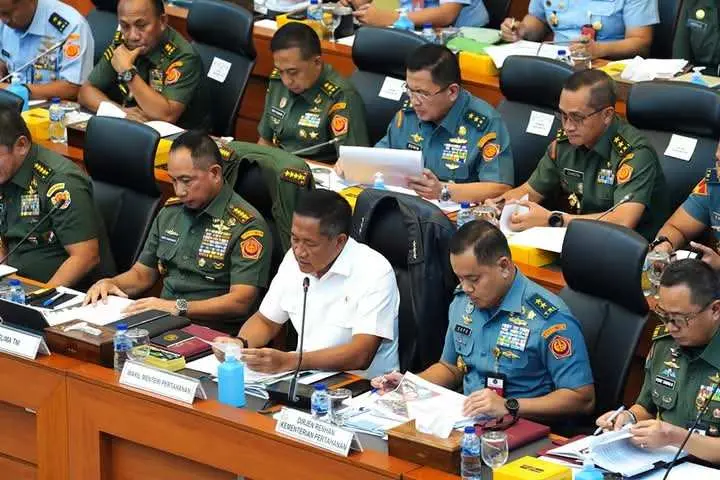 Panglima TNI Dampingi Wamenhan RI Ikuti Rapat Kerja dengan Komisi I DPR RI