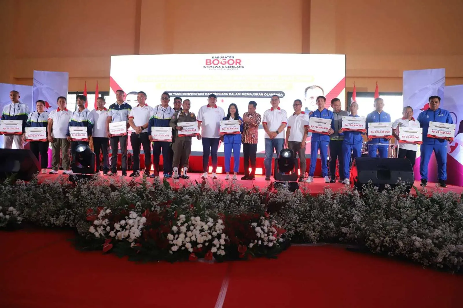 Harumkan Nama Kabupaten Bogor di Ajang Olahraga,  Rudy Susmanto  Berikan Bonus Uang Tunai