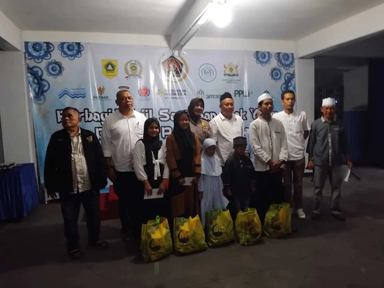 PWI Kabupaten Bogor Kembali Santuni 50 Anak Yatim Hingga Sebar Ratusan Paket Takjil ke Pengguna Jalan