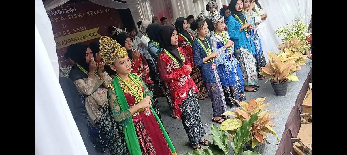 Diwarnai Haru Tangis Bahagia, SD Negeri Kadu Sewu Menggelar Pelepasan Siswa/Siswi