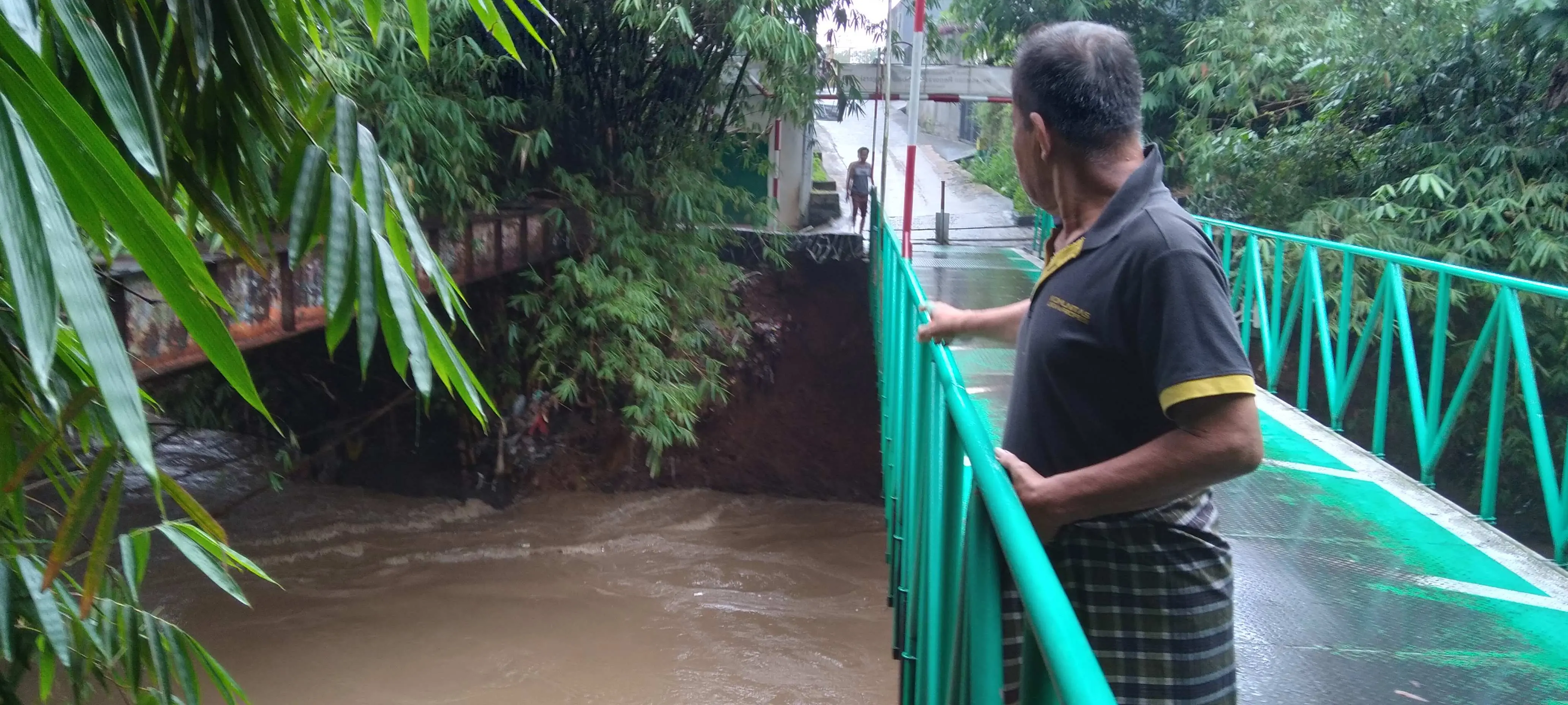 Penghubung Jalan, Tanah Penyanggah Jembatan Pagersi Kembali Longsor