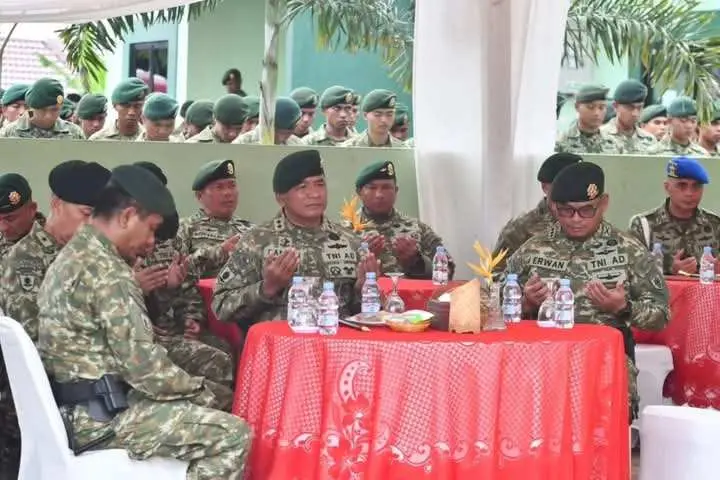 Kasad Melalui Satgaster 754 Kostrad Salurkan Bantuan untuk Warga Sugapa